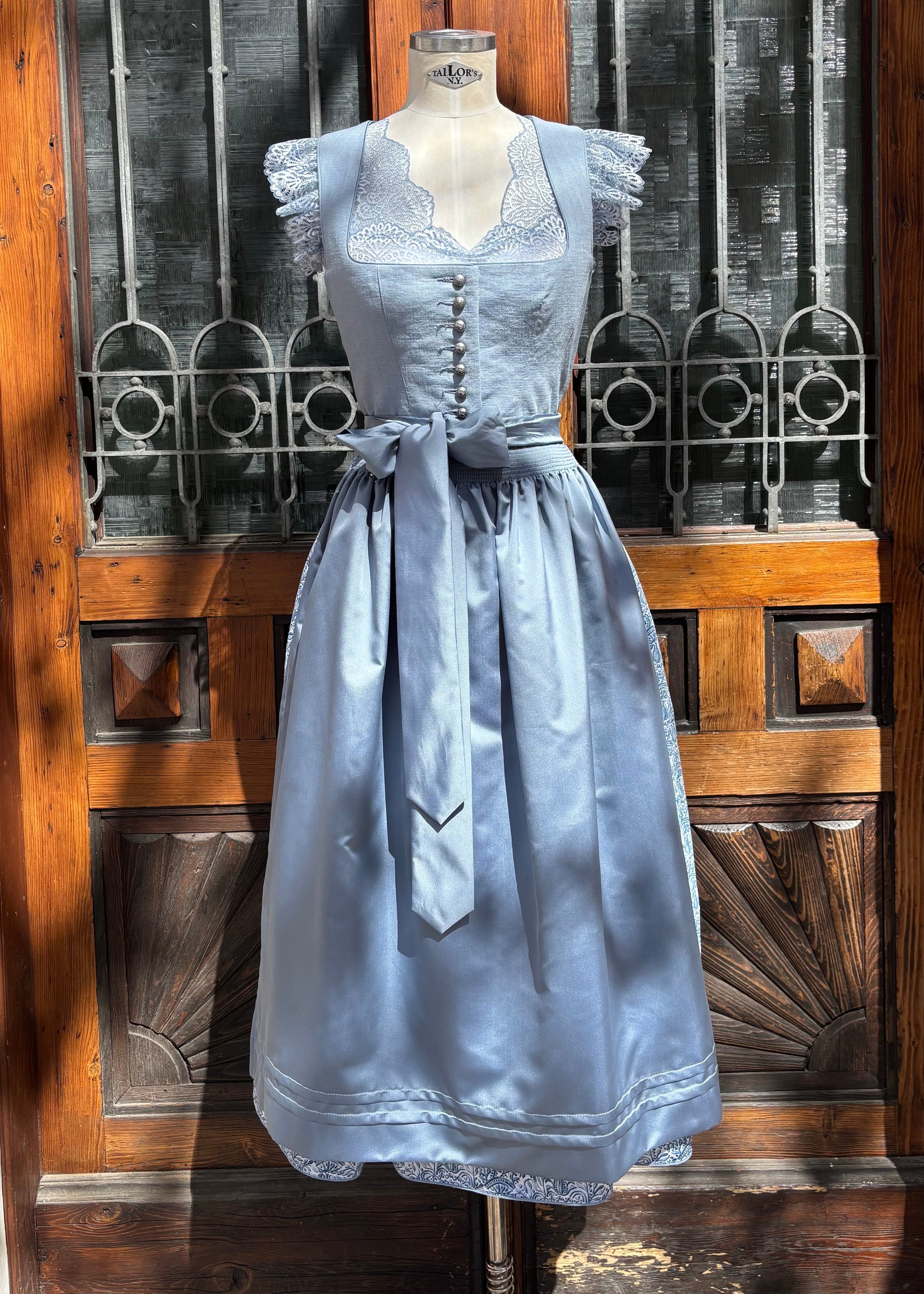 Country Line Dirndl Hellblau