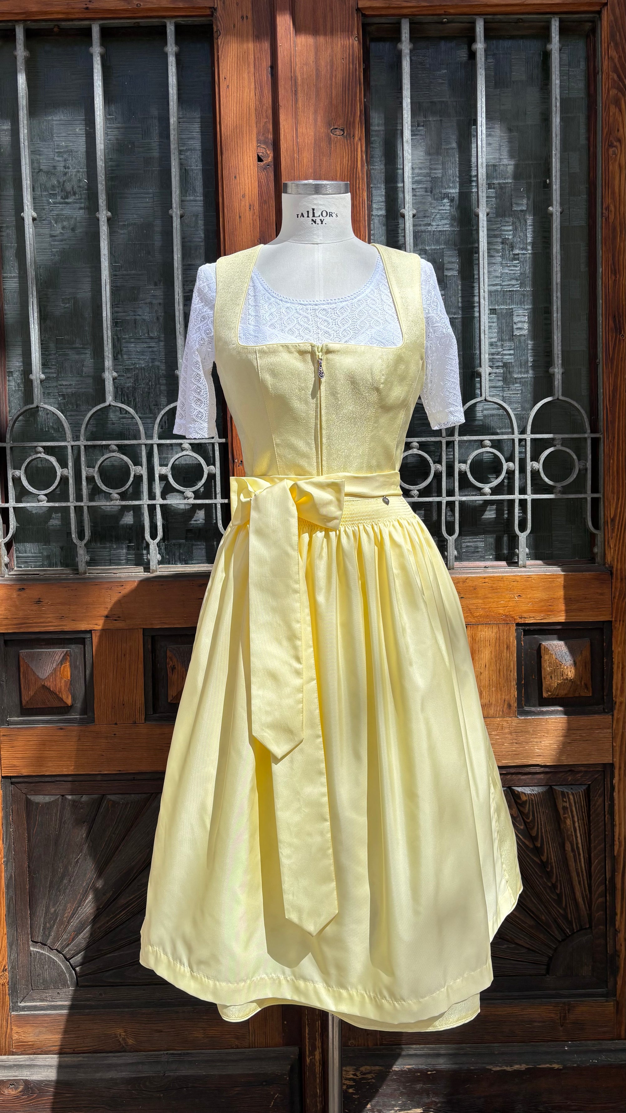 Country Line Dirndl Gelb