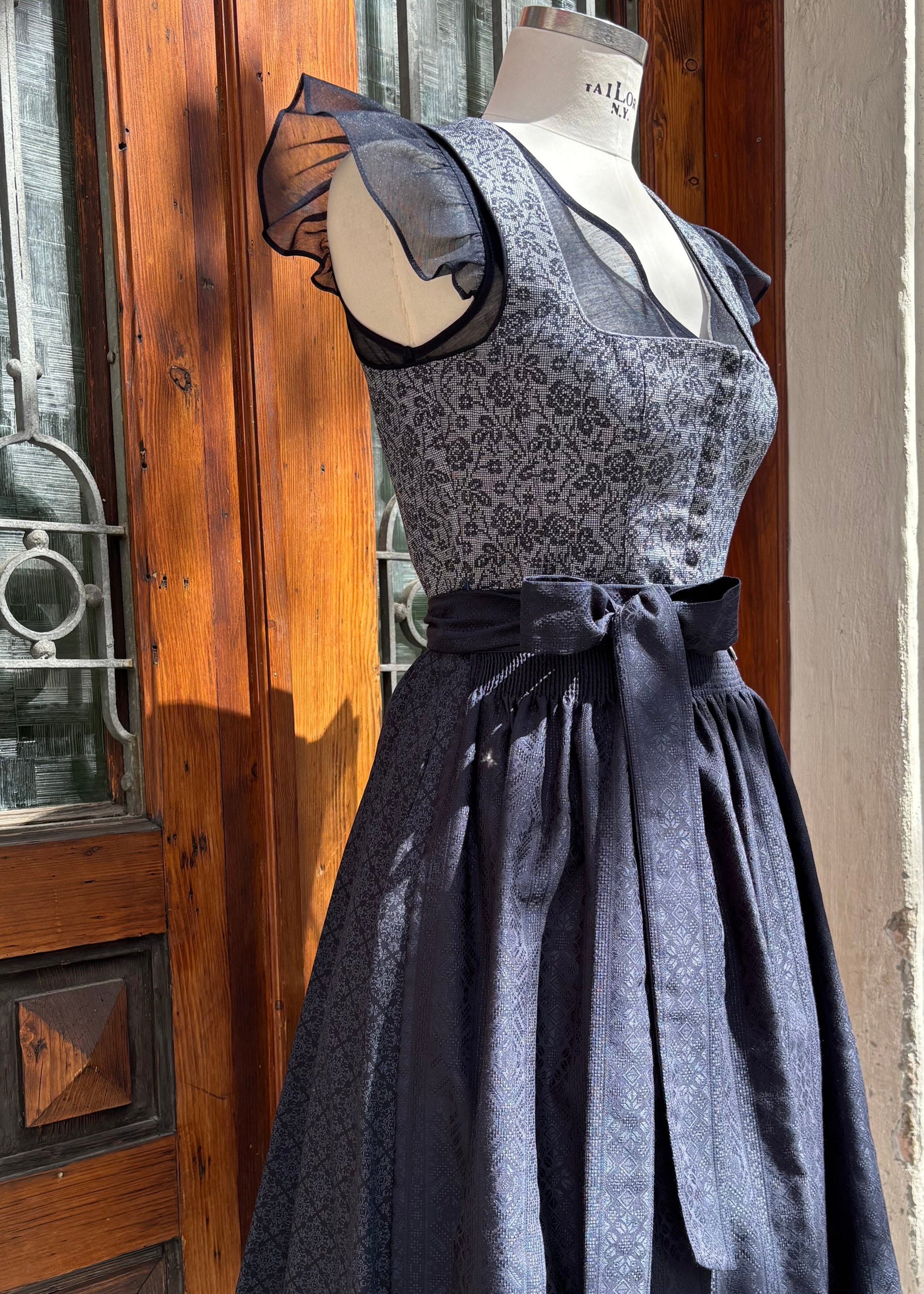 Country Line Dirndl Schwarz