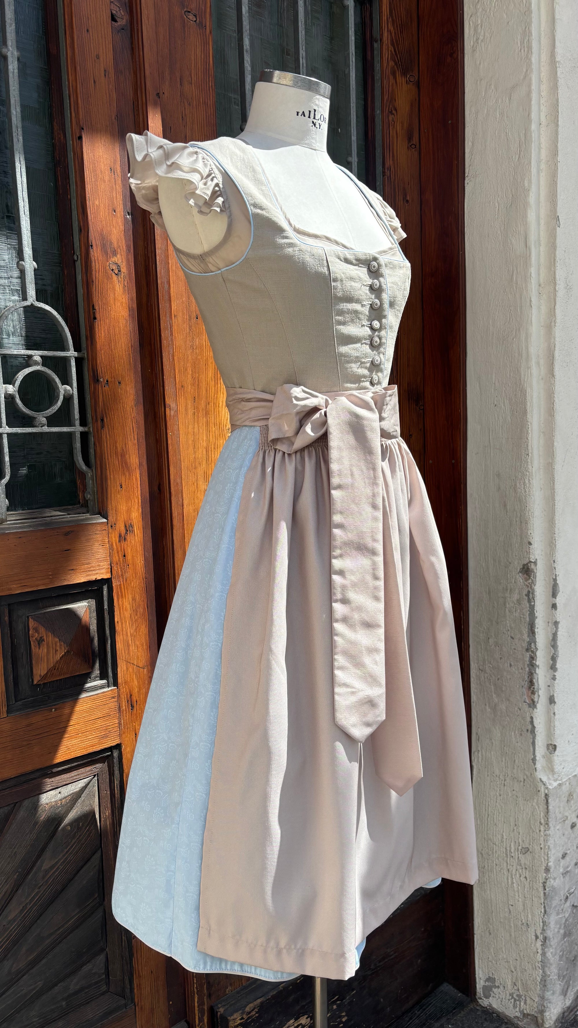 Country Line Dirndl Taupe