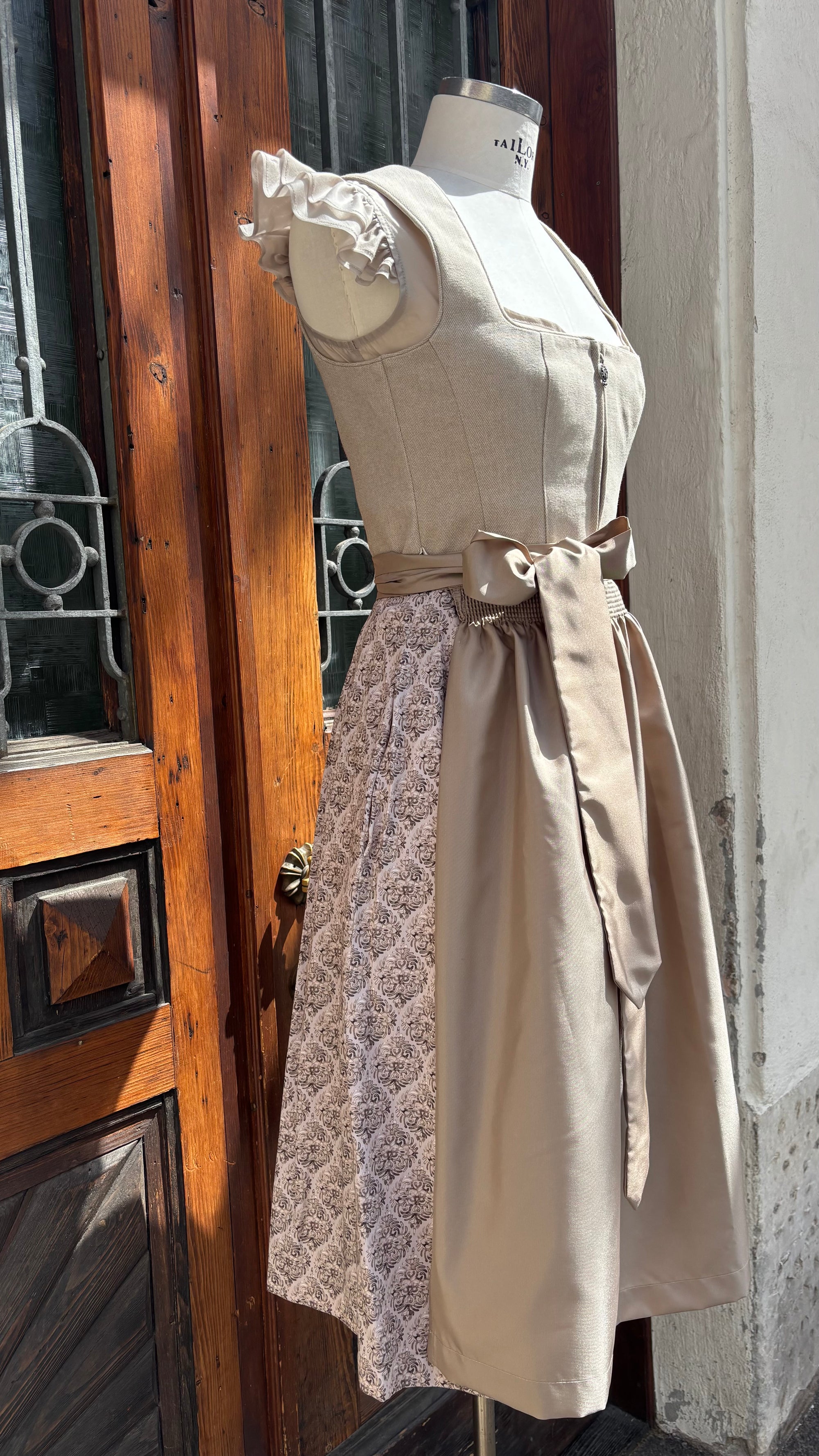 Country Line Dirndl Braun
