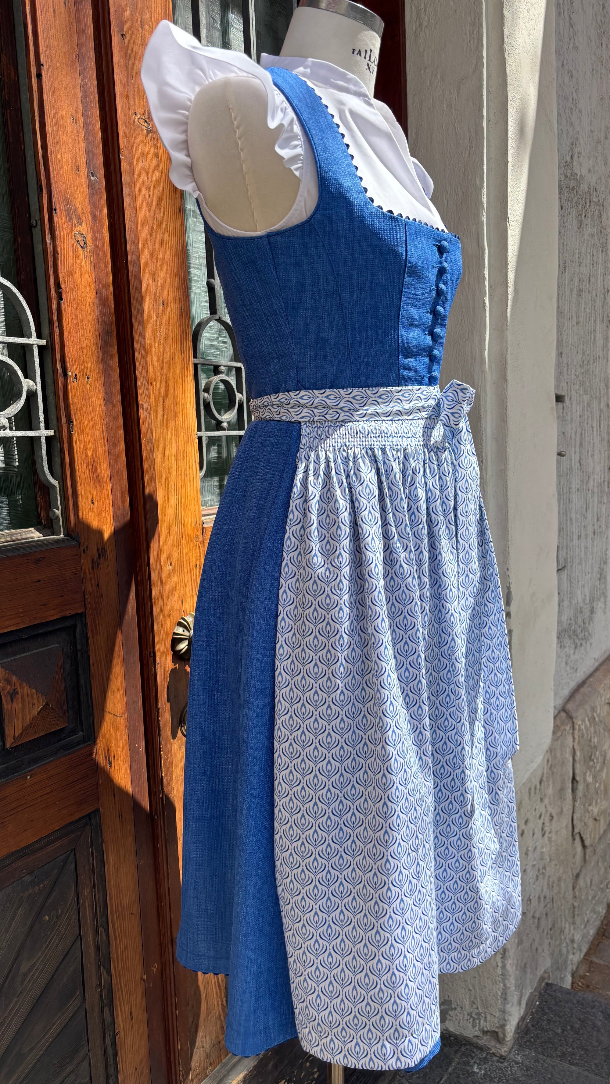 Country Line Dirndl Blau