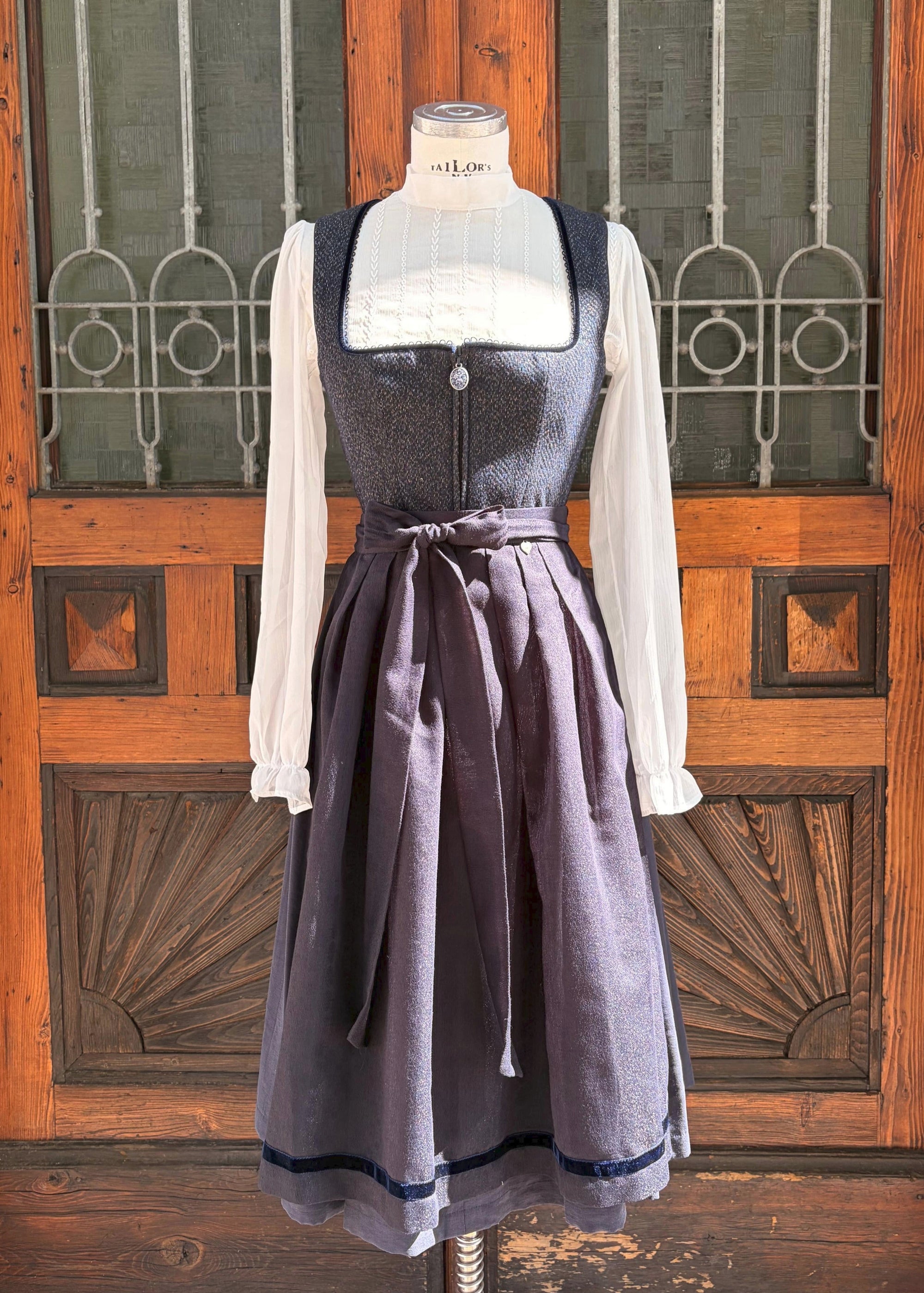 Country Line Dirndl Dunkelblau