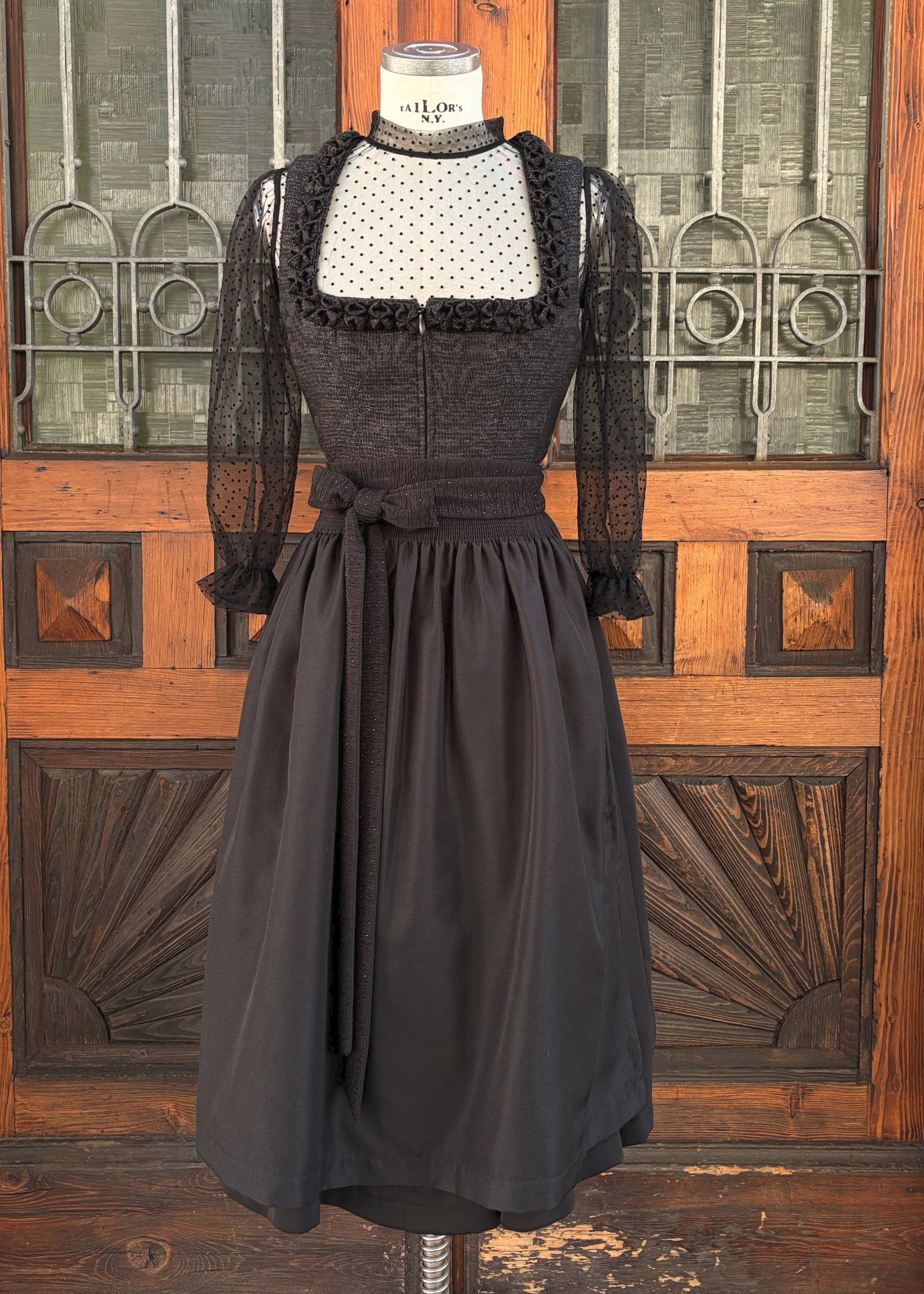 Country Line Dirndl Schwarz