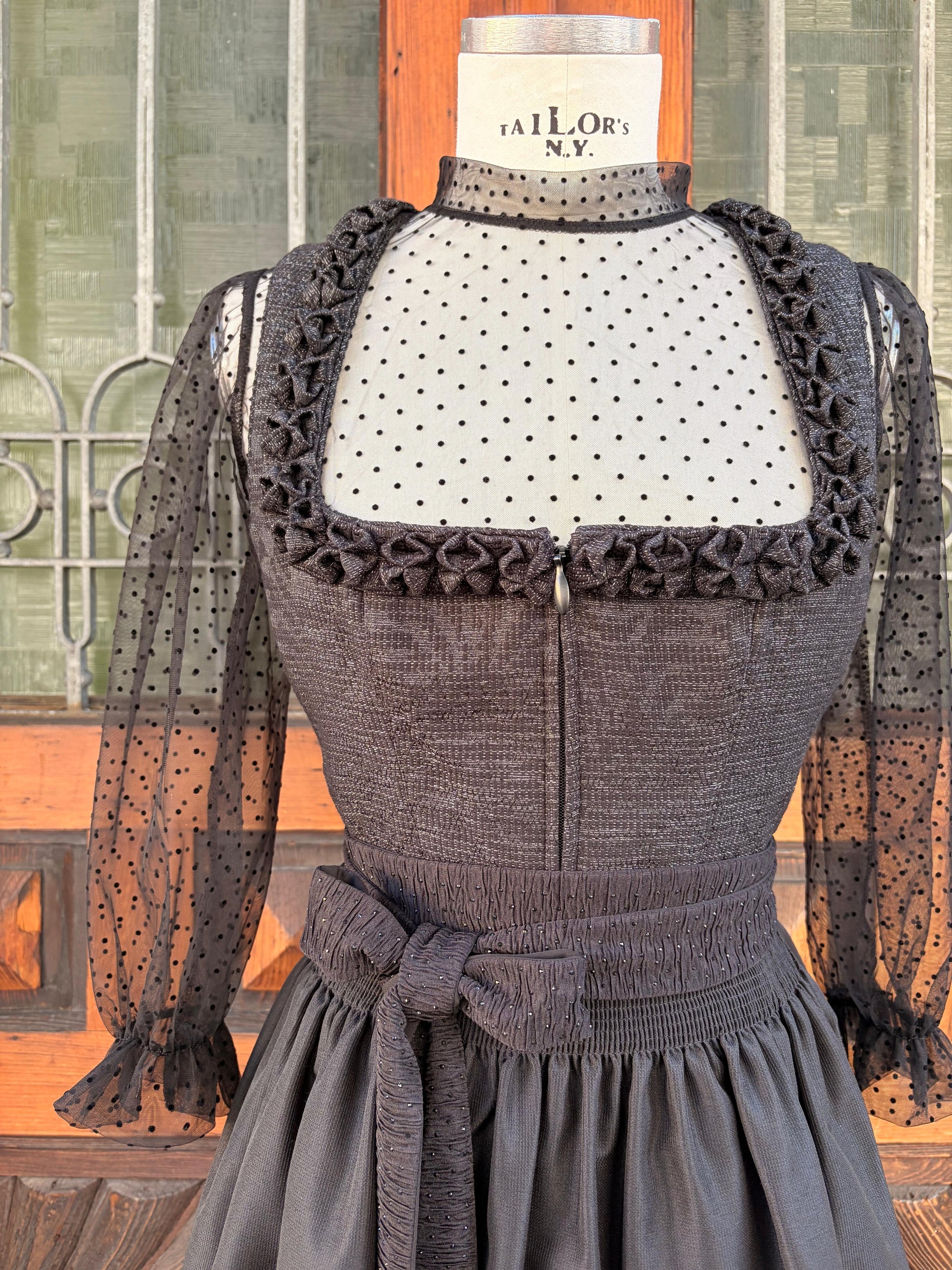 Country Line Dirndl Schwarz
