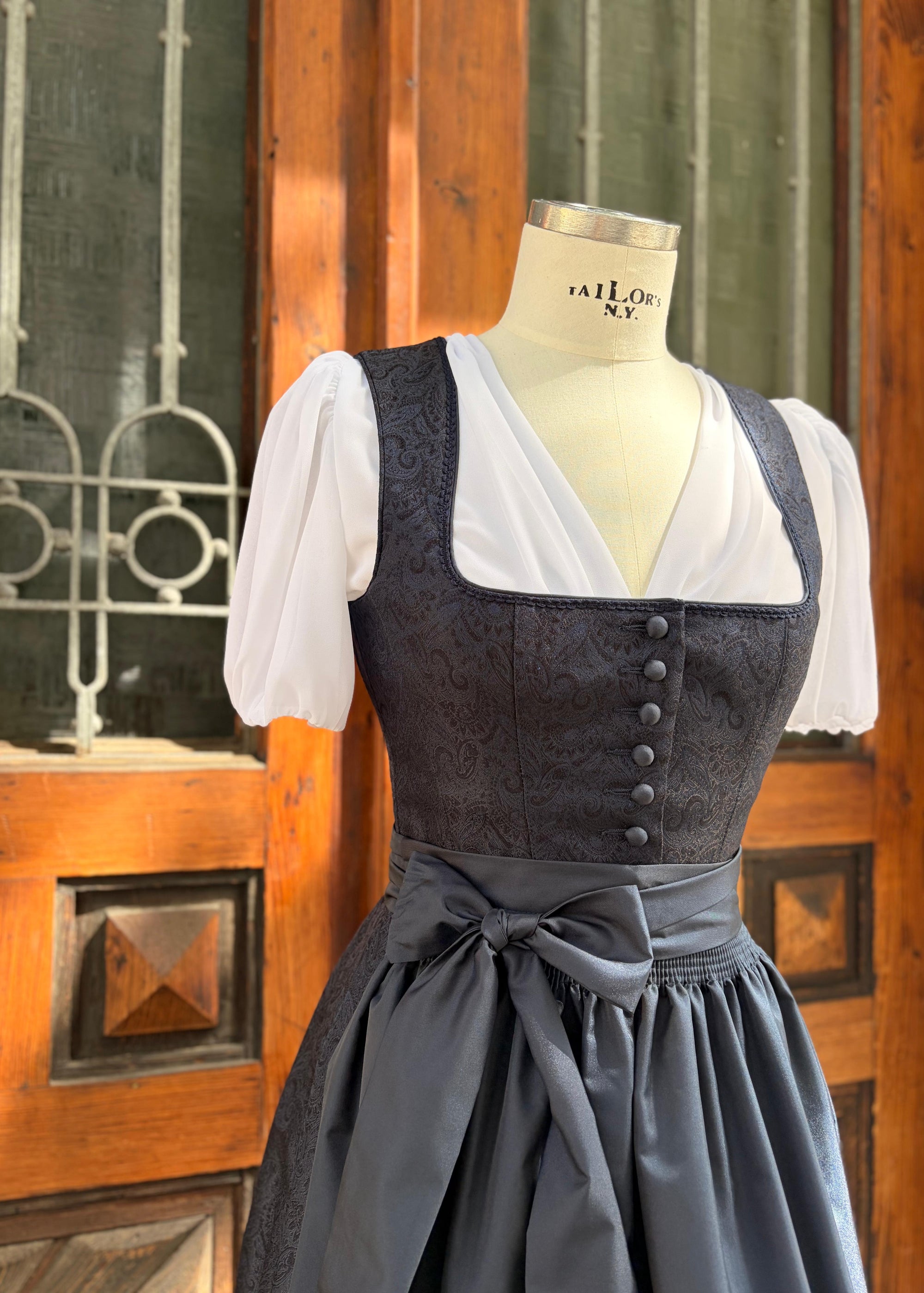 Country Line Dirndl Schwarz