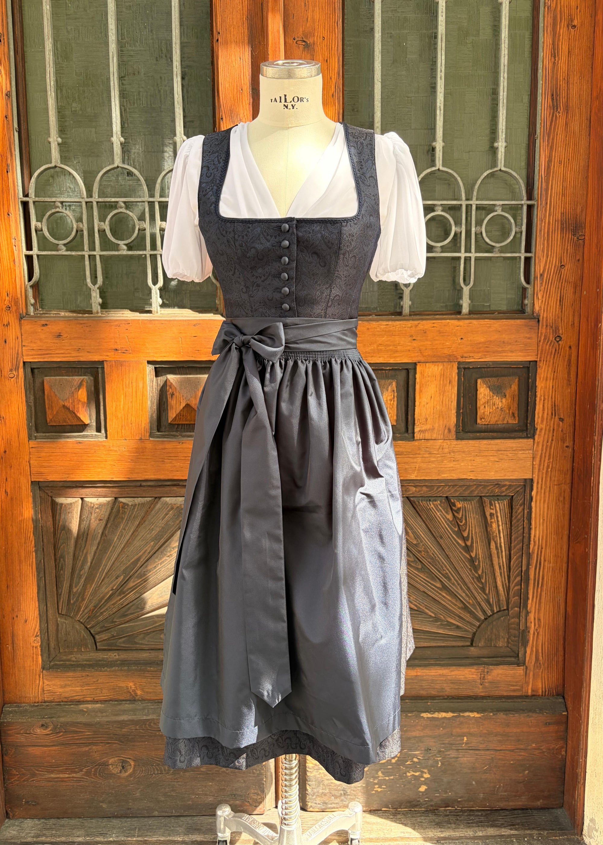 Country Line Dirndl Schwarz