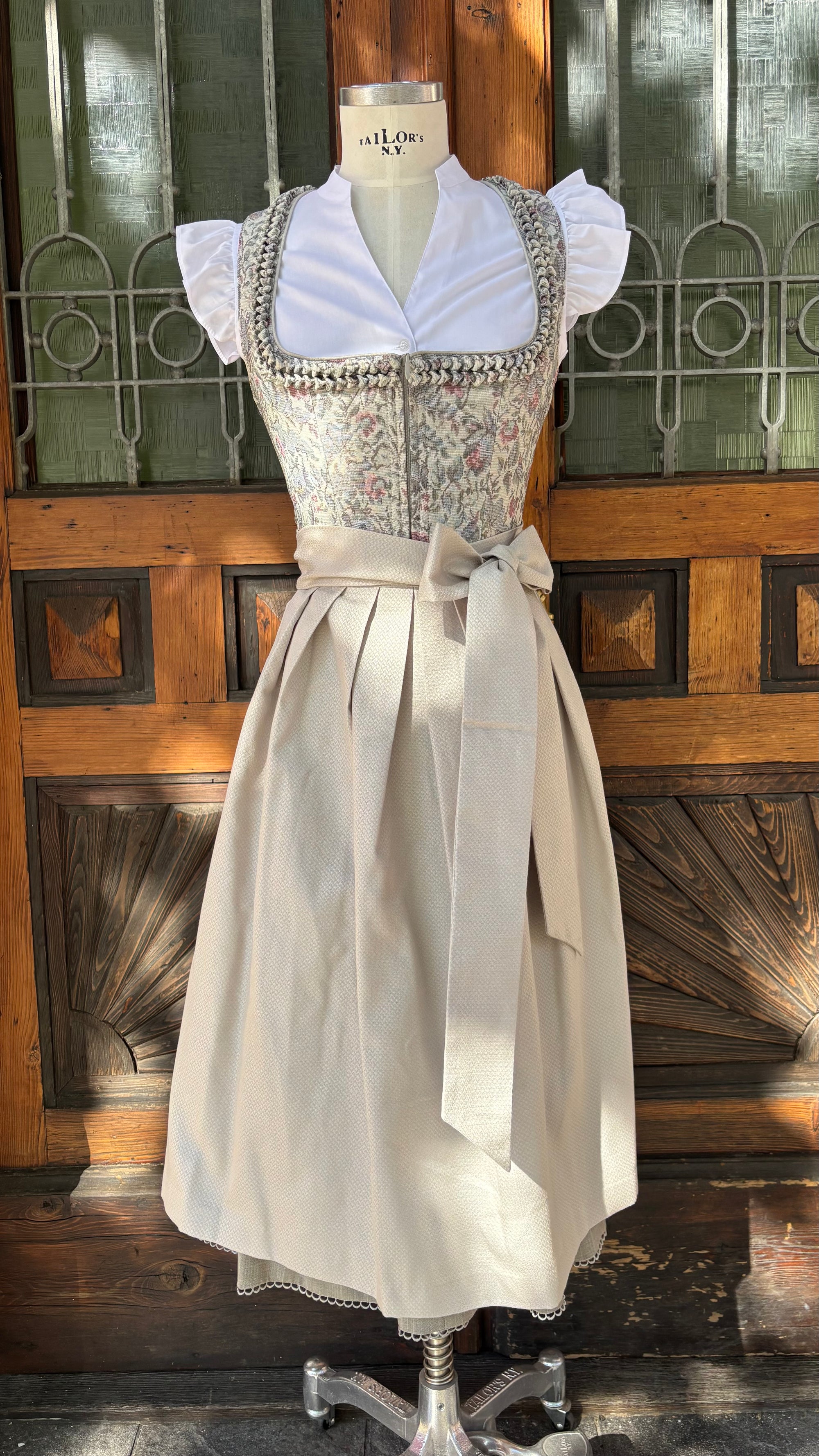 Julia Trentini Dirndl Joana 70cm Hellgrau