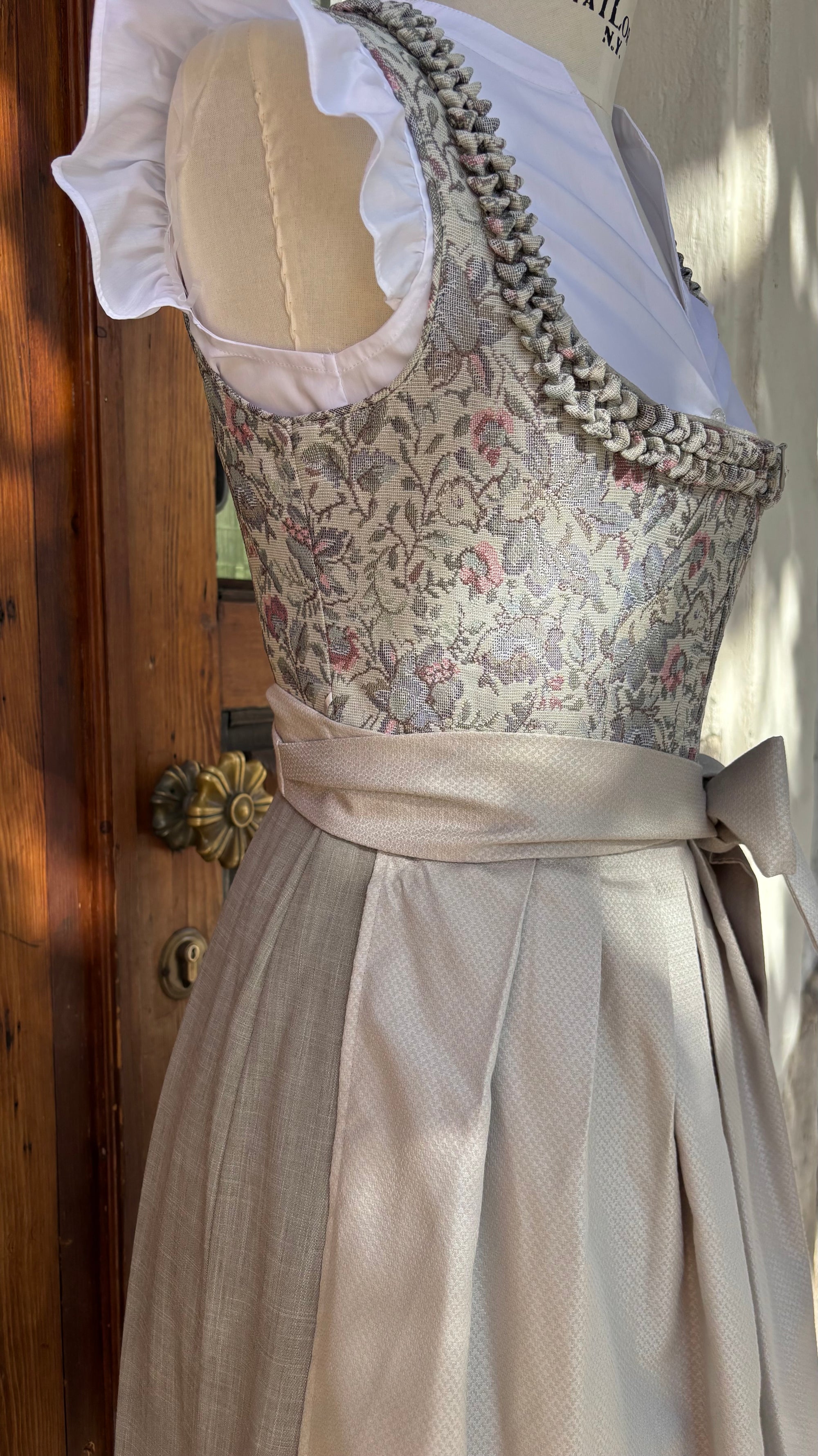 Julia Trentini Dirndl Joana 70cm Hellgrau