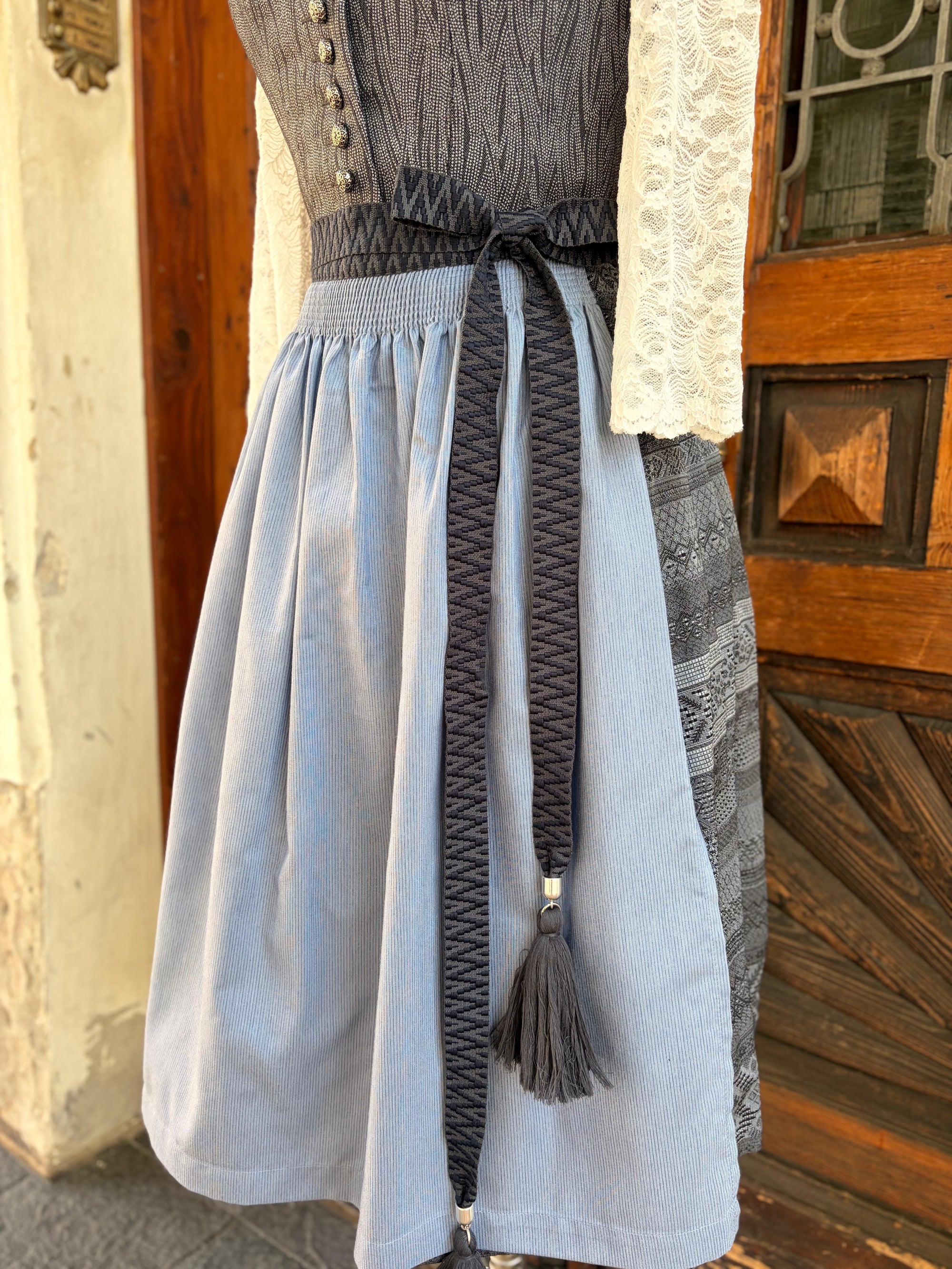 Tramontana Damen Dirndl Grau-Hellblau